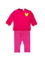CONJUNTO SUDADERA CORAZÓN FLÚOR Y LEGGINS CUADROS FUCSIA