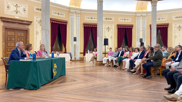 Presentación y firma de libros de Ágatha Ruiz de la Prada  en El Círculo Industrial de Alcoy.